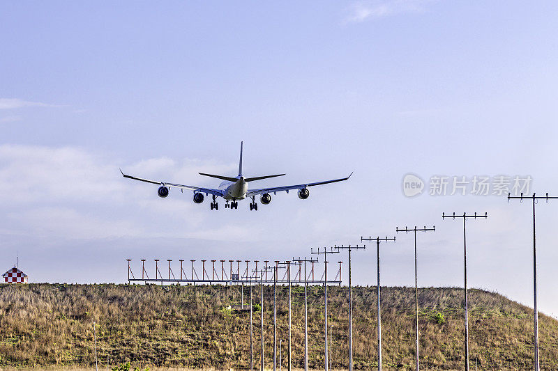 空客A340-600在OR Tambo机场降落